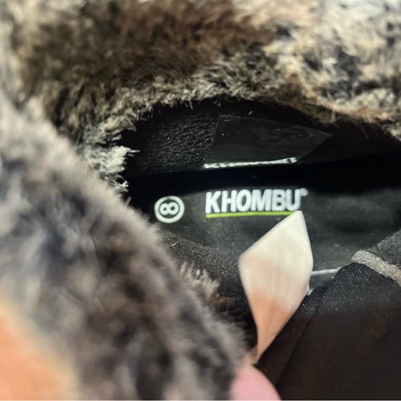 Khombu size 8M black buck and fur ankle boots. No stains or damage. - Picture 5 of 7